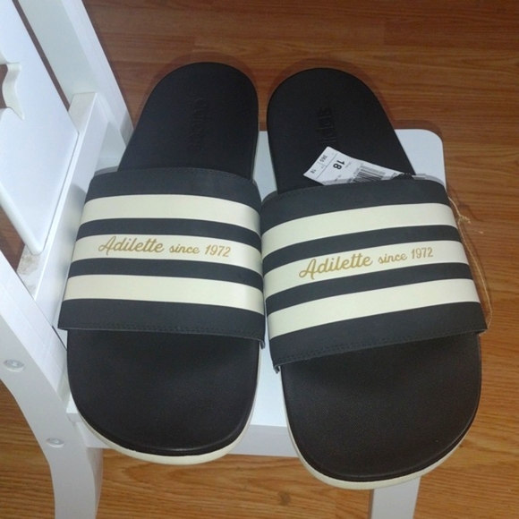 Adidas Adillete Sandals - Picture 2 of 5